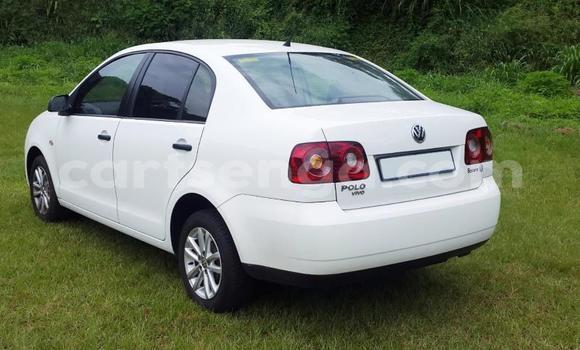 Nunua Ilio tumika Volkswagen Polo White Gari ndani ya Ezulwini nchini Hhohho Nunua Ilio tumika Volkswagen Polo White Gari ndani ya Ezulwini nchini Hhohho