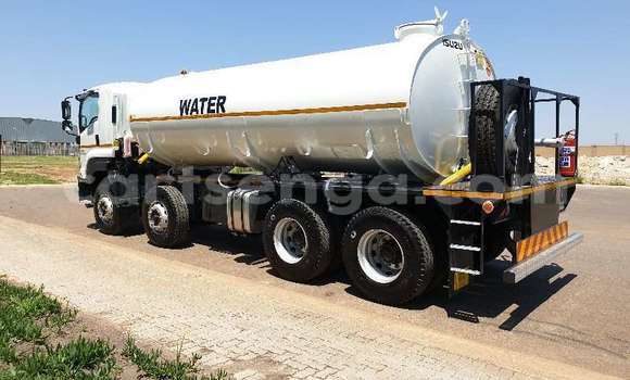 Acheter Occasion Utilitaire Isuzu FTR 850 Blanc à Mbabane, Manzini Acheter Occasion Utilitaire Isuzu FTR 850 Blanc à Mbabane, Manzini