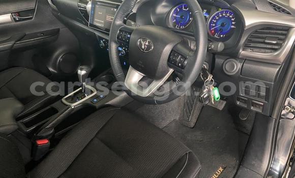 Nunua Ilio tumika Toyota Hilux Black Gari ndani ya Ezulwini nchini Hhohho Nunua Ilio tumika Toyota Hilux Black Gari ndani ya Ezulwini nchini Hhohho