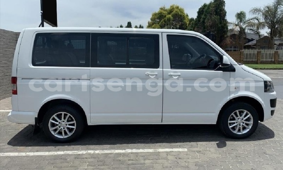 Nunua Ilio tumika Volkswagen Transporter White Gari ndani ya Big Bend nchini Lubombo Nunua Ilio tumika Volkswagen Transporter White Gari ndani ya Big Bend nchini Lubombo