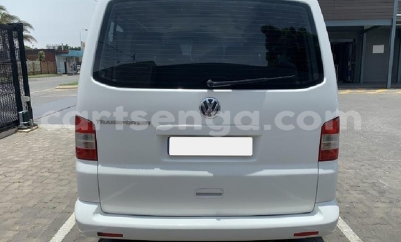 Nunua Ilio tumika Volkswagen Transporter White Gari ndani ya Big Bend nchini Lubombo Nunua Ilio tumika Volkswagen Transporter White Gari ndani ya Big Bend nchini Lubombo