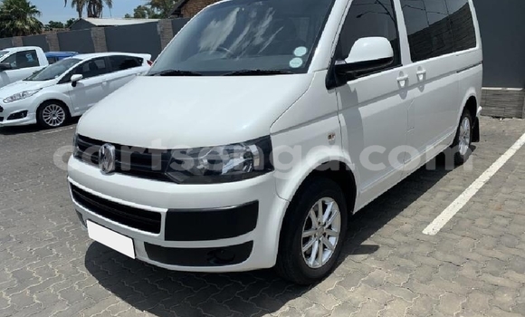 Nunua Ilio tumika Volkswagen Transporter White Gari ndani ya Big Bend nchini Lubombo Nunua Ilio tumika Volkswagen Transporter White Gari ndani ya Big Bend nchini Lubombo
