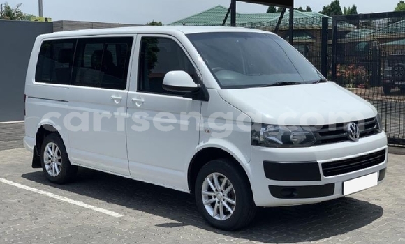 Nunua Ilio tumika Volkswagen Transporter White Gari ndani ya Big Bend nchini Lubombo Nunua Ilio tumika Volkswagen Transporter White Gari ndani ya Big Bend nchini Lubombo
