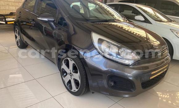 Nunua Ilio tumika Kia Rio Beige Gari ndani ya Ezulwini nchini Hhohho Nunua Ilio tumika Kia Rio Beige Gari ndani ya Ezulwini nchini Hhohho