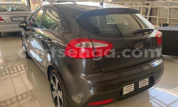 Nunua Ilio tumika Kia Rio Beige Gari ndani ya Ezulwini nchini Hhohho Nunua Ilio tumika Kia Rio Beige Gari ndani ya Ezulwini nchini Hhohho