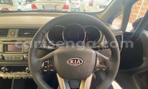 Nunua Ilio tumika Kia Rio Beige Gari ndani ya Ezulwini nchini Hhohho Nunua Ilio tumika Kia Rio Beige Gari ndani ya Ezulwini nchini Hhohho