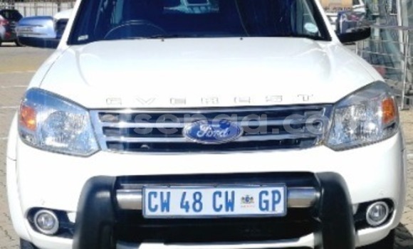 Buy Used Ford Everest White Car in Bhunya in Manzini Buy Used Ford Everest White Car in Bhunya in Manzini