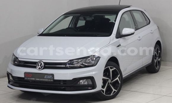 Nunua Ilio tumika Volkswagen Golf GTI White Gari ndani ya Ezulwini nchini Hhohho Nunua Ilio tumika Volkswagen Golf GTI White Gari ndani ya Ezulwini nchini Hhohho