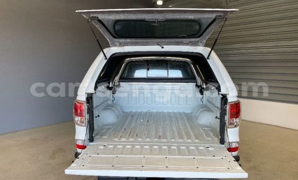 Nunua Ilio tumika Mazda BT-50 White Gari ndani ya Ezulwini nchini Hhohho Nunua Ilio tumika Mazda BT-50 White Gari ndani ya Ezulwini nchini Hhohho