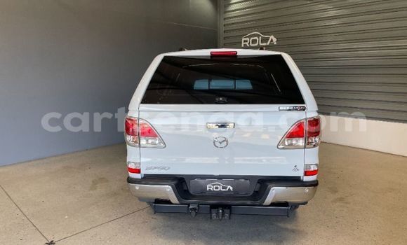 Nunua Ilio tumika Mazda BT-50 White Gari ndani ya Ezulwini nchini Hhohho Nunua Ilio tumika Mazda BT-50 White Gari ndani ya Ezulwini nchini Hhohho