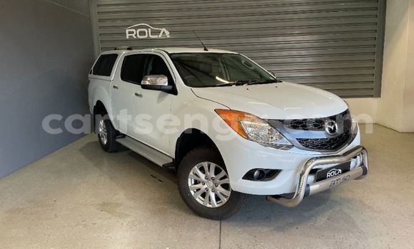 Nunua Ilio tumika Mazda BT-50 White Gari ndani ya Ezulwini nchini Hhohho Nunua Ilio tumika Mazda BT-50 White Gari ndani ya Ezulwini nchini Hhohho