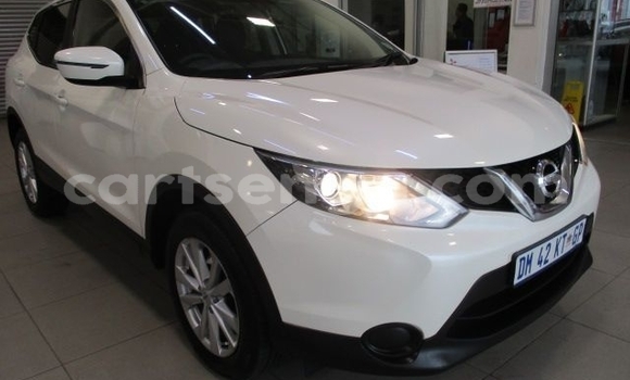Buy Used Nissan Qashqai White Car in Big Bend in Lubombo District Buy Used Nissan Qashqai White Car in Big Bend in Lubombo District