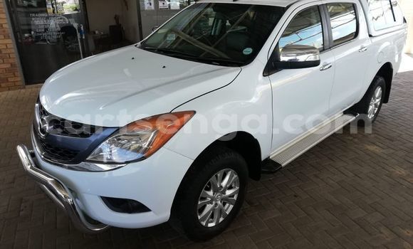 Buy Used Mazda BT-50 White Car in Bhunya in Manzini Buy Used Mazda BT-50 White Car in Bhunya in Manzini