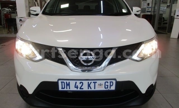 Buy Used Nissan Qashqai White Car in Big Bend in Lubombo District Buy Used Nissan Qashqai White Car in Big Bend in Lubombo District