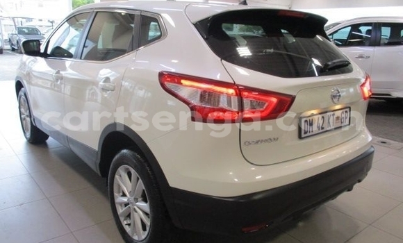 Buy Used Nissan Qashqai White Car in Big Bend in Lubombo District Buy Used Nissan Qashqai White Car in Big Bend in Lubombo District