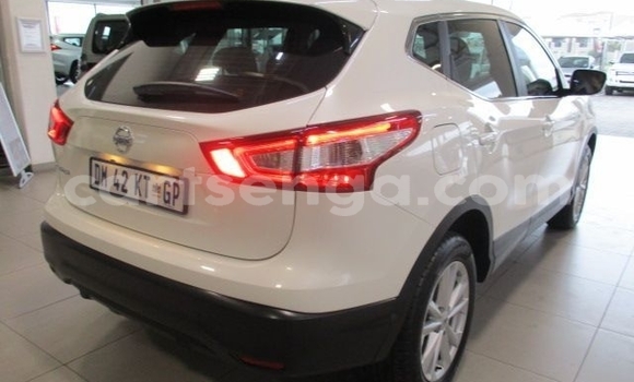 Buy Used Nissan Qashqai White Car in Big Bend in Lubombo District Buy Used Nissan Qashqai White Car in Big Bend in Lubombo District