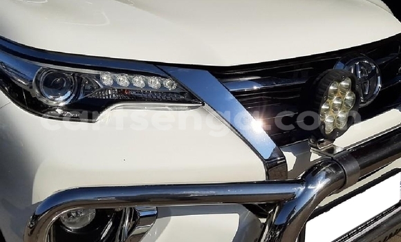 Nunua Ilio tumika Toyota Fortuner White Gari ndani ya Big Bend nchini Lubombo Nunua Ilio tumika Toyota Fortuner White Gari ndani ya Big Bend nchini Lubombo