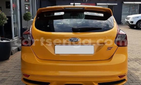 Nunua Ilio tumika Ford Focus ST Beige Gari ndani ya Big Bend nchini Lubombo Nunua Ilio tumika Ford Focus ST Beige Gari ndani ya Big Bend nchini Lubombo