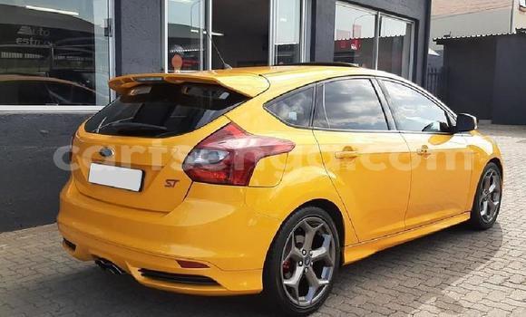 Nunua Ilio tumika Ford Focus ST Beige Gari ndani ya Big Bend nchini Lubombo Nunua Ilio tumika Ford Focus ST Beige Gari ndani ya Big Bend nchini Lubombo