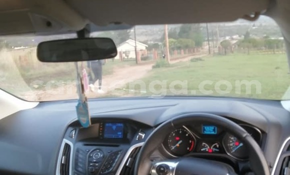 Nunua Ilio tumika Ford Focus Silver Gari ndani ya Bhunya nchini Manzini Nunua Ilio tumika Ford Focus Silver Gari ndani ya Bhunya nchini Manzini