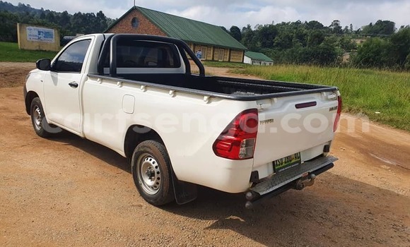 Nunua Ilio tumika Toyota Hilux Silver Gari ndani ya Bhunya nchini Manzini Nunua Ilio tumika Toyota Hilux Silver Gari ndani ya Bhunya nchini Manzini