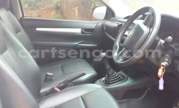 Nunua Ilio tumika Toyota Hilux Silver Gari ndani ya Bhunya nchini Manzini Nunua Ilio tumika Toyota Hilux Silver Gari ndani ya Bhunya nchini Manzini