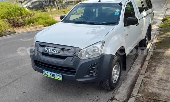 Nunua Ilio tumika Isuzu KB White Gari ndani ya Bhunya nchini Manzini