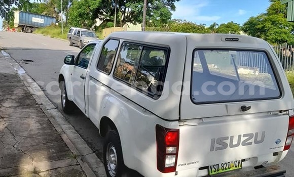 Nunua Ilio tumika Isuzu KB White Gari ndani ya Bhunya nchini Manzini Nunua Ilio tumika Isuzu KB White Gari ndani ya Bhunya nchini Manzini