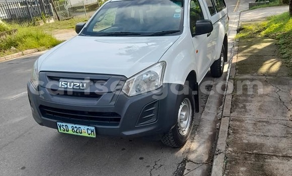 Nunua Ilio tumika Isuzu KB White Gari ndani ya Bhunya nchini Manzini Nunua Ilio tumika Isuzu KB White Gari ndani ya Bhunya nchini Manzini