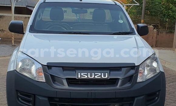 Nunua Ilio tumika Isuzu KB White Gari ndani ya Bhunya nchini Manzini Nunua Ilio tumika Isuzu KB White Gari ndani ya Bhunya nchini Manzini