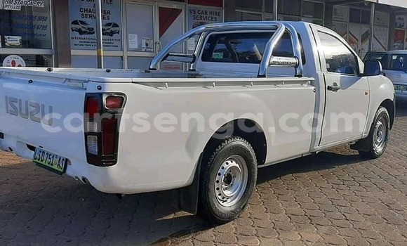 Buy Used Isuzu KB White Car in Bhunya in Manzini Buy Used Isuzu KB White Car in Bhunya in Manzini