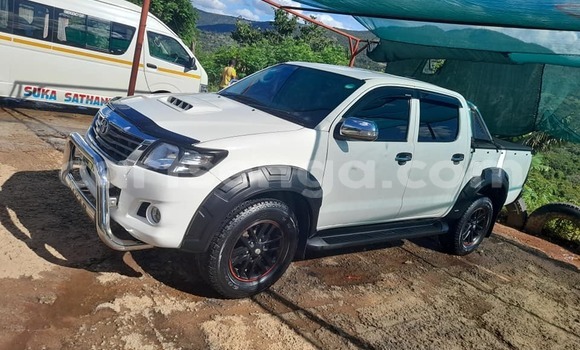 Acheter Occasion Voiture Toyota Hilux Blanc à Bhunya, Manzini