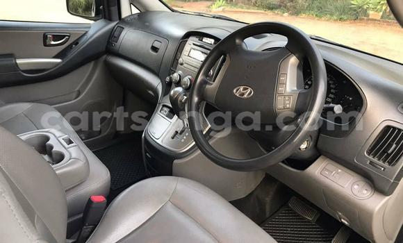 Nunua Ilio tumika Hyundai H1 White Gari ndani ya Bhunya nchini Manzini Nunua Ilio tumika Hyundai H1 White Gari ndani ya Bhunya nchini Manzini