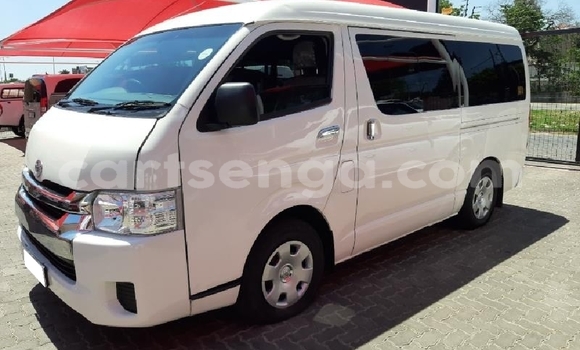 Nunua Ilio tumika Toyota Hiace White Gari ndani ya Big Bend nchini Lubombo Nunua Ilio tumika Toyota Hiace White Gari ndani ya Big Bend nchini Lubombo
