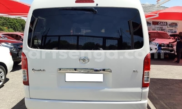 Nunua Ilio tumika Toyota Hiace White Gari ndani ya Big Bend nchini Lubombo Nunua Ilio tumika Toyota Hiace White Gari ndani ya Big Bend nchini Lubombo