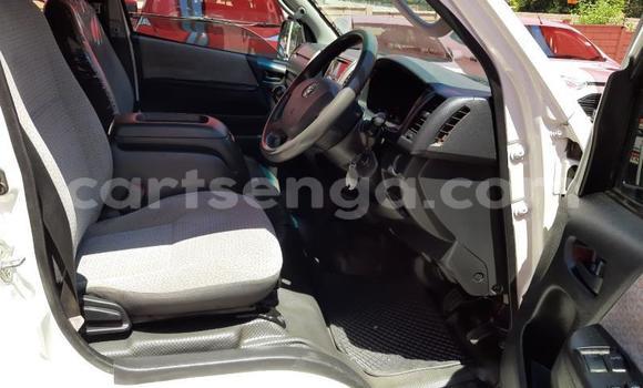 Nunua Ilio tumika Toyota Hiace White Gari ndani ya Big Bend nchini Lubombo Nunua Ilio tumika Toyota Hiace White Gari ndani ya Big Bend nchini Lubombo