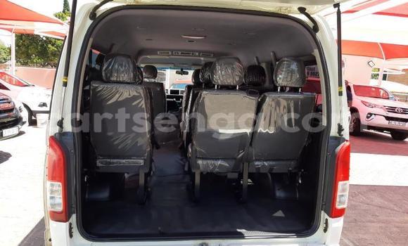 Nunua Ilio tumika Toyota Hiace White Gari ndani ya Big Bend nchini Lubombo Nunua Ilio tumika Toyota Hiace White Gari ndani ya Big Bend nchini Lubombo