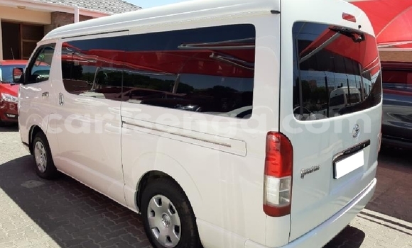 Nunua Ilio tumika Toyota Hiace White Gari ndani ya Big Bend nchini Lubombo Nunua Ilio tumika Toyota Hiace White Gari ndani ya Big Bend nchini Lubombo