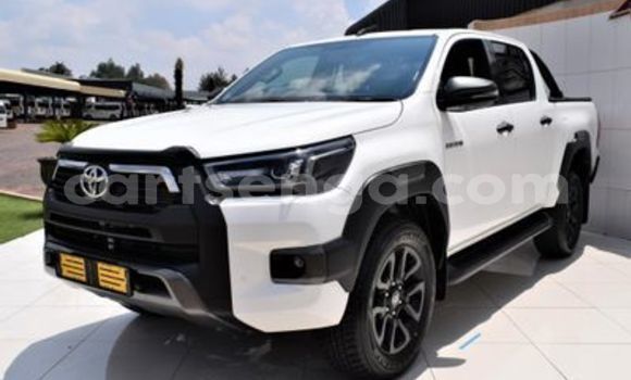 Buy Used Toyota Hilux White Car in Big Bend in Lubombo