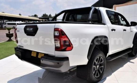 Buy Used Toyota Hilux White Car in Big Bend in Lubombo Buy Used Toyota Hilux White Car in Big Bend in Lubombo