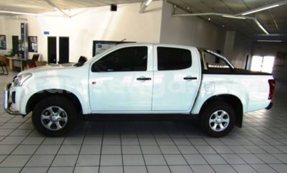 Acheter Occasion Voiture Isuzu D–MAX Blanc à Big Bend, Lubombo District Acheter Occasion Voiture Isuzu D–MAX Blanc à Big Bend, Lubombo District