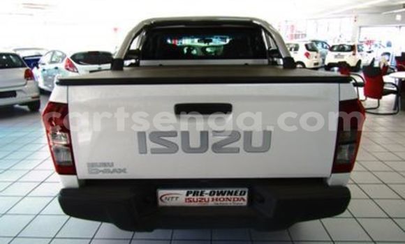 Acheter Occasion Voiture Isuzu D–MAX Blanc à Big Bend, Lubombo District Acheter Occasion Voiture Isuzu D–MAX Blanc à Big Bend, Lubombo District