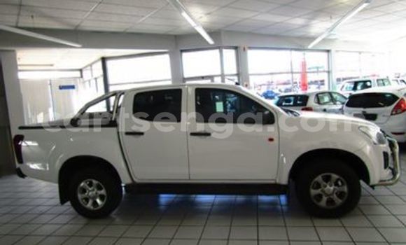 Acheter Occasion Voiture Isuzu D–MAX Blanc à Big Bend, Lubombo District Acheter Occasion Voiture Isuzu D–MAX Blanc à Big Bend, Lubombo District