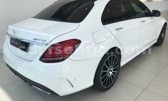 Nunua Ilio tumika Mercedes‒Benz C-klasse AMG White Gari ndani ya Big Bend nchini Wilaya ya Lubombo Nunua Ilio tumika Mercedes‒Benz C-klasse AMG White Gari ndani ya Big Bend nchini Wilaya ya Lubombo