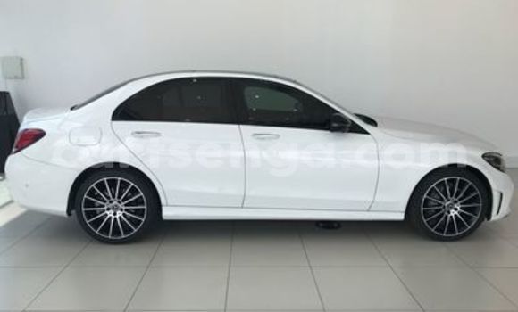 Nunua Ilio tumika Mercedes‒Benz C-klasse AMG White Gari ndani ya Big Bend nchini Wilaya ya Lubombo Nunua Ilio tumika Mercedes‒Benz C-klasse AMG White Gari ndani ya Big Bend nchini Wilaya ya Lubombo