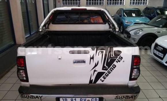 Acheter Occasion Voiture Toyota Hilux Blanc à Big Bend, Lubombo District Acheter Occasion Voiture Toyota Hilux Blanc à Big Bend, Lubombo District
