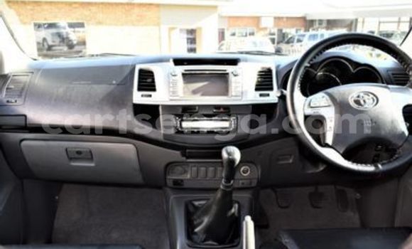 Nunua Ilio tumika Toyota Hilux White Gari ndani ya Big Bend nchini Wilaya ya Lubombo Nunua Ilio tumika Toyota Hilux White Gari ndani ya Big Bend nchini Wilaya ya Lubombo