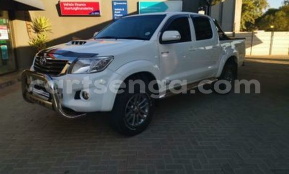 Buy Used Toyota Hilux White Car in Big Bend in Lubombo Buy Used Toyota Hilux White Car in Big Bend in Lubombo