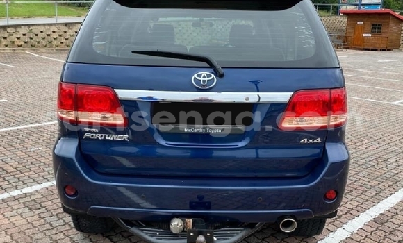 Nunua Ilio tumika Toyota Fortuner Beige Gari ndani ya Big Bend nchini Lubombo Nunua Ilio tumika Toyota Fortuner Beige Gari ndani ya Big Bend nchini Lubombo