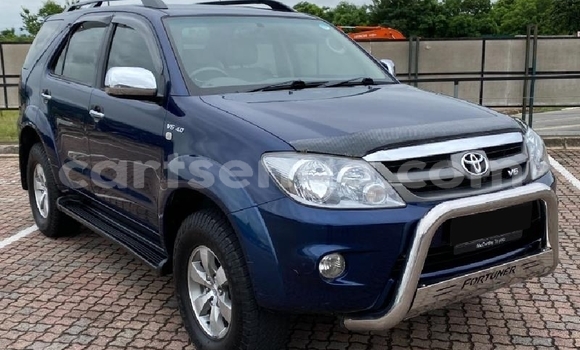 Nunua Ilio tumika Toyota Fortuner Beige Gari ndani ya Big Bend nchini Lubombo Nunua Ilio tumika Toyota Fortuner Beige Gari ndani ya Big Bend nchini Lubombo